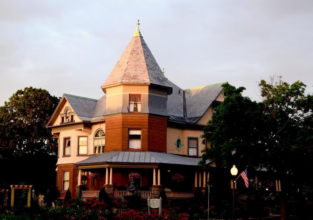Отель Union Gables (Adults Only) Саратога-Спрингс Экстерьер фото