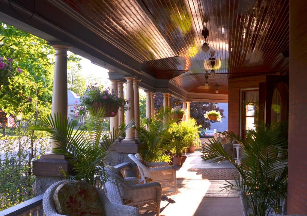 Отель Union Gables (Adults Only) Саратога-Спрингс Экстерьер фото