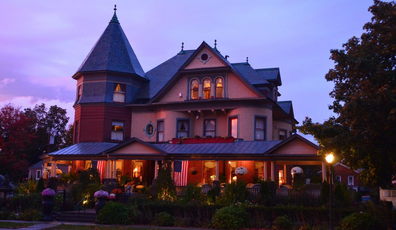 Отель Union Gables (Adults Only) Саратога-Спрингс Экстерьер фото